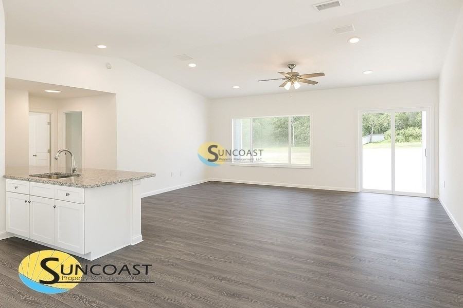 202 Emerald Rd - Photo 5 of 14