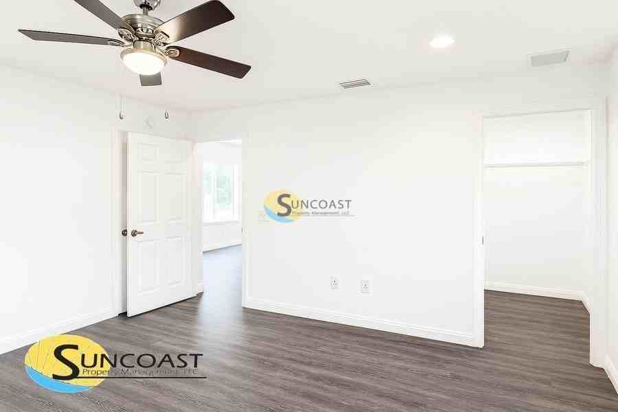 202 Emerald Rd - Photo 7 of 14