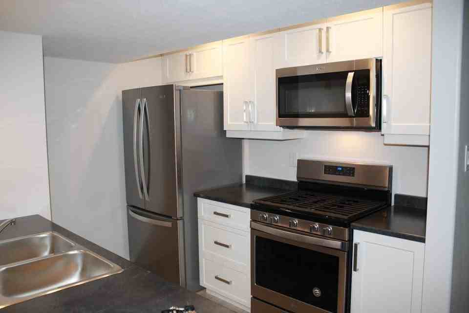 219 Wood Ave - Photo 2 of 9
