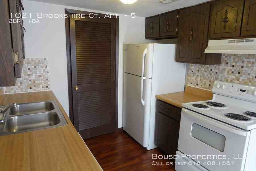 1021 Brookshire Ct #5 - Photo 4 of 6