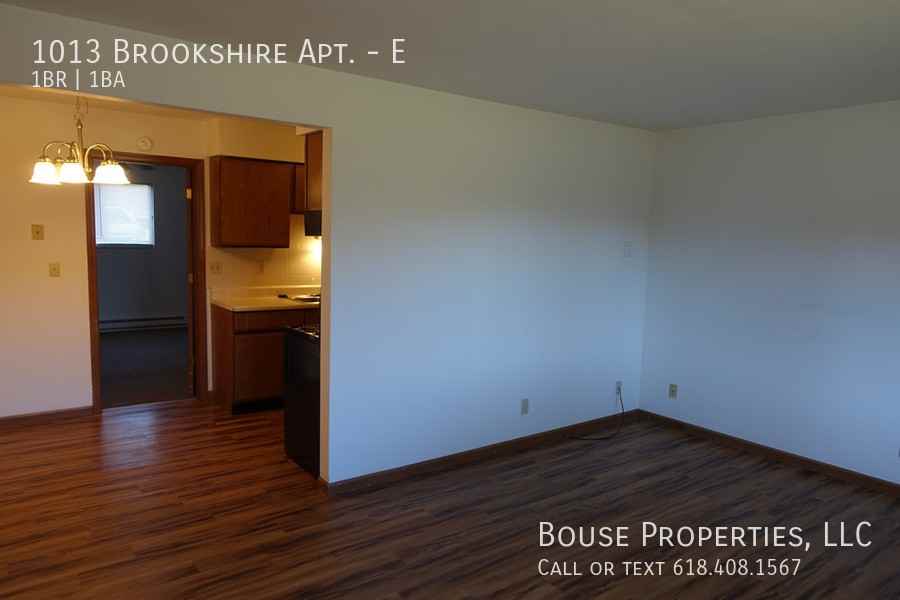 1013 Brookshire Ct #E - Photo 3 of 10