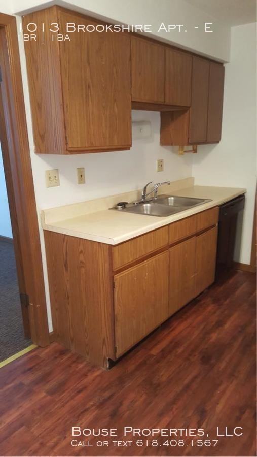 1013 Brookshire Ct #E - Photo 6 of 10