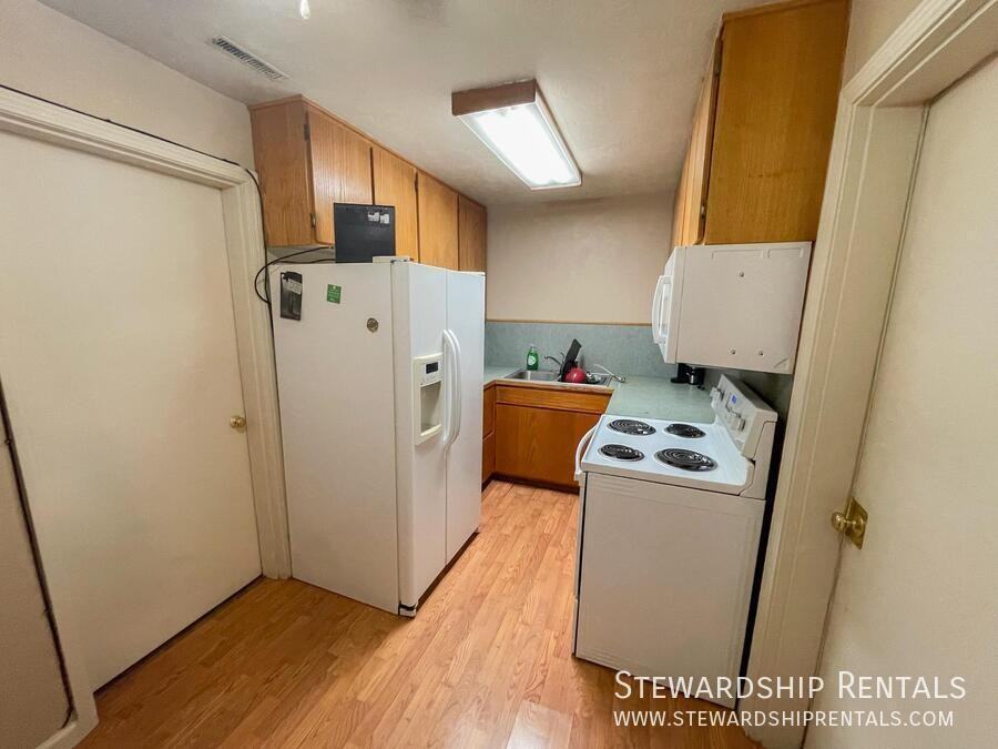 1827 Harris St #114 - Photo 5 of 9
