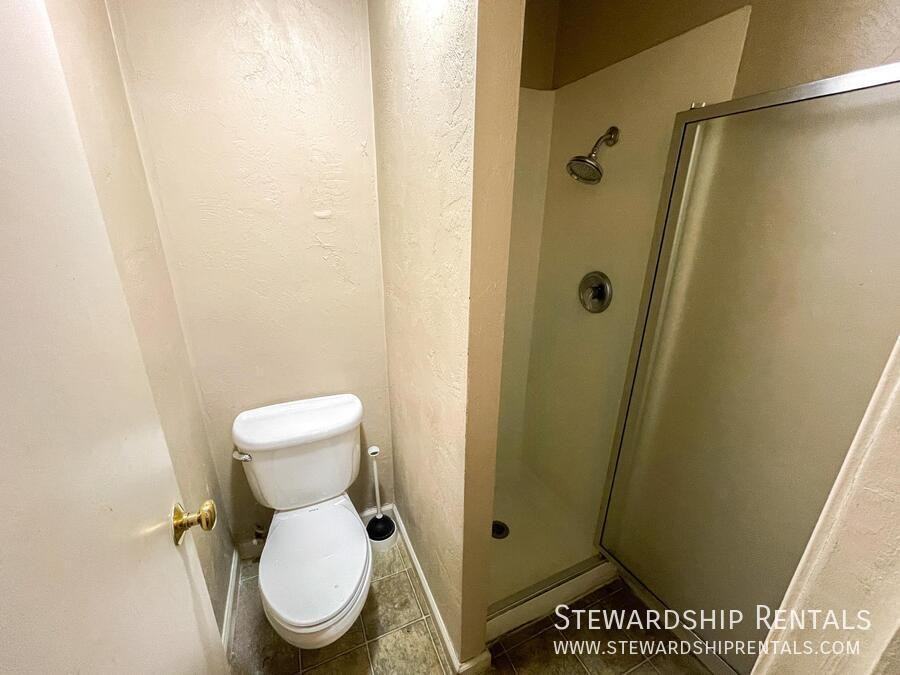 1827 Harris St #114 - Photo 7 of 9