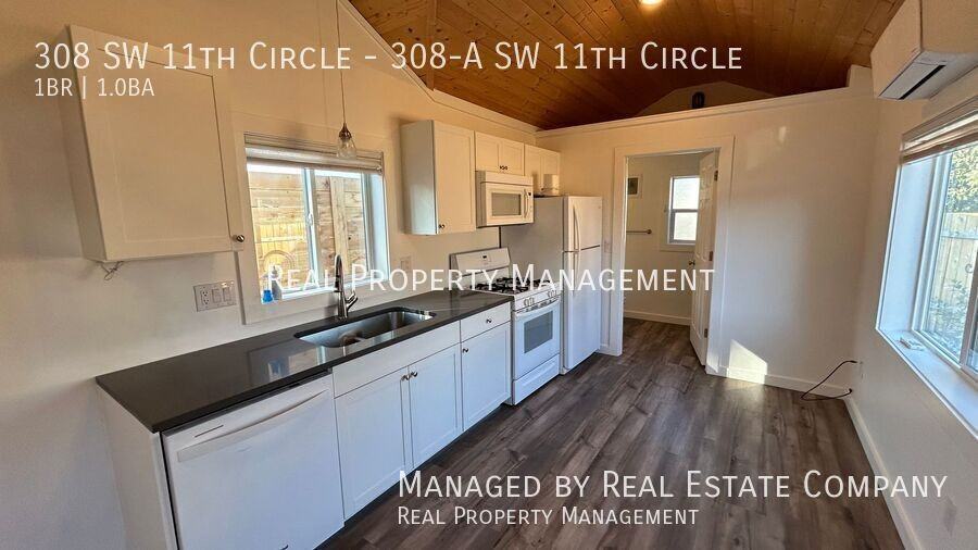 308 Sw 11th Cir - Photo 2 of 21