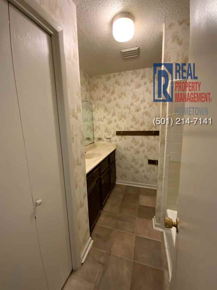 8905 8905 Morris Manor Drive - 8905 Morris Manor Dr #4 - Photo 4 of 13