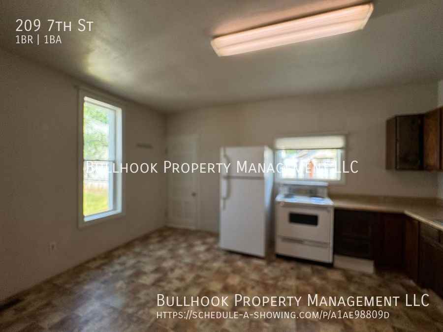 209 7th St - Photo 6 of 10
