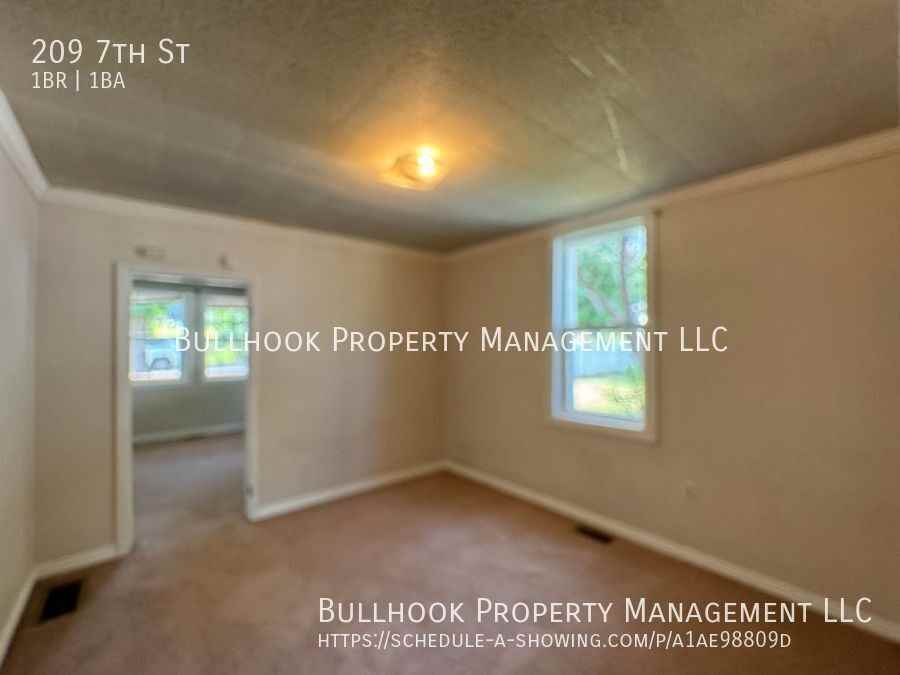209 7th St - Photo 7 of 10
