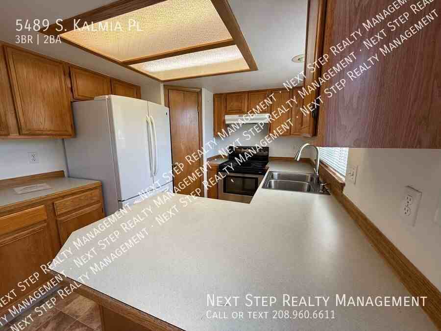 5489 S Kalmia Pl - Photo 6 of 18