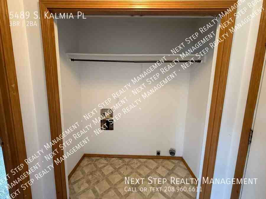 5489 S Kalmia Pl - Photo 7 of 18