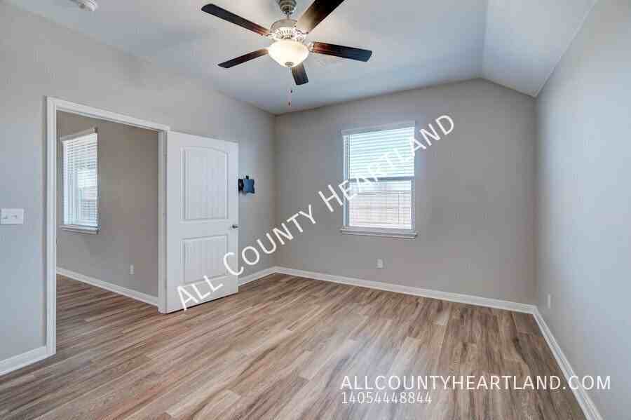 309 E Georgia Ter - Photo 7 of 16