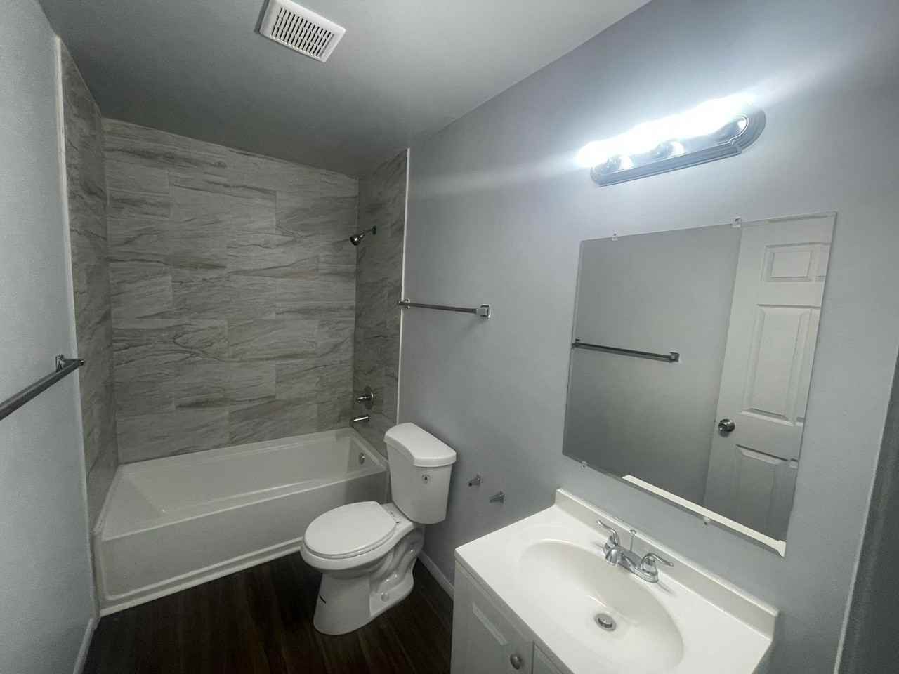 539 Kitchener St #1 - Photo 5 of 21