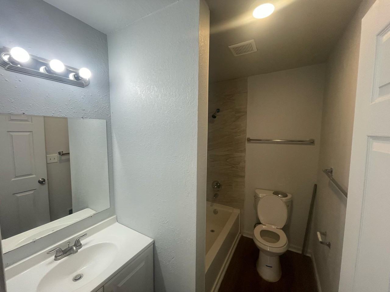539 Kitchener St #1 - Photo 6 of 21