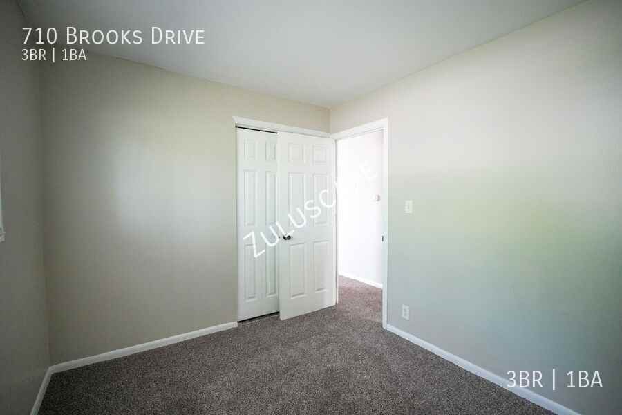 710 Brooks Dr - Photo 4 of 24