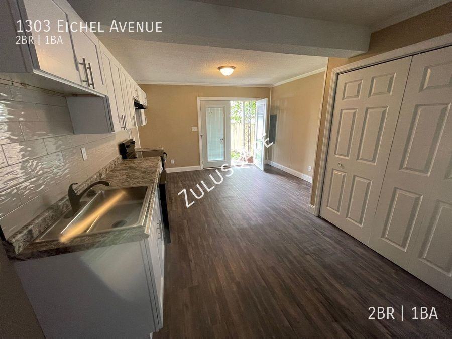 1303 E Eichel Ave - Photo 6 of 11
