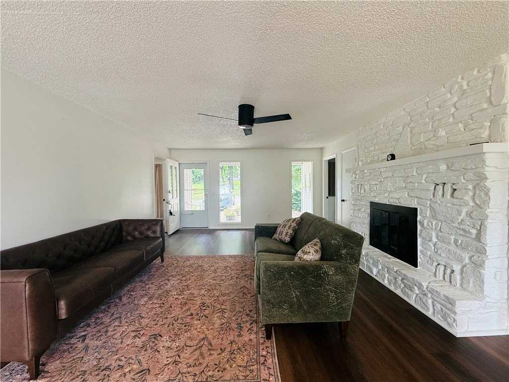 4 Chandler Ln - Photo 2 of 35