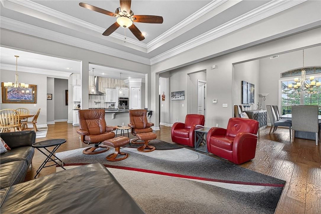1202 Birkshire Cir - Photo 6 of 44