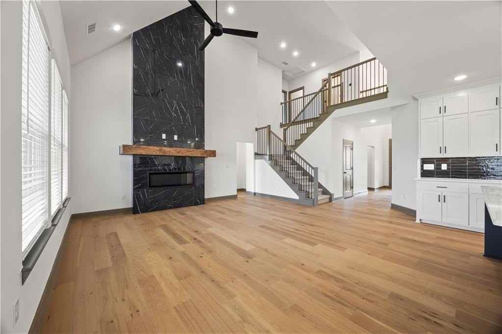 1241 Mammoth St - Photo 3 of 38