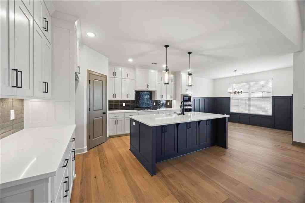 1241 Mammoth St - Photo 6 of 38
