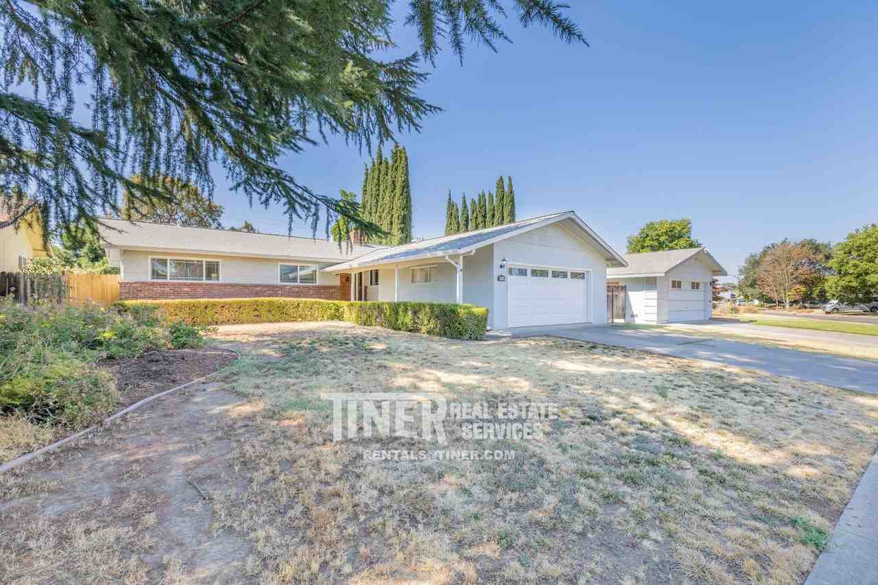 9136 Cecile Way - Photo 3 of 35
