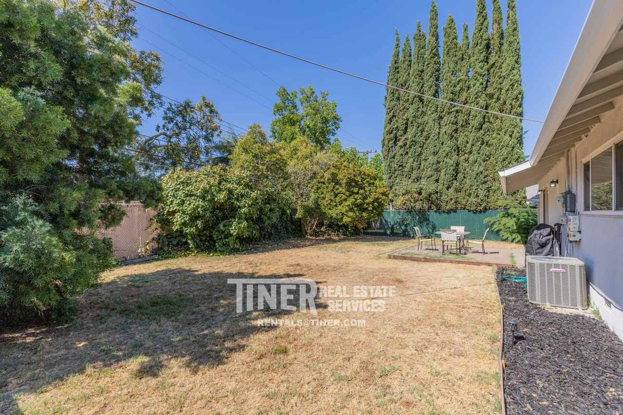 9136 Cecile Way - Photo 7 of 35