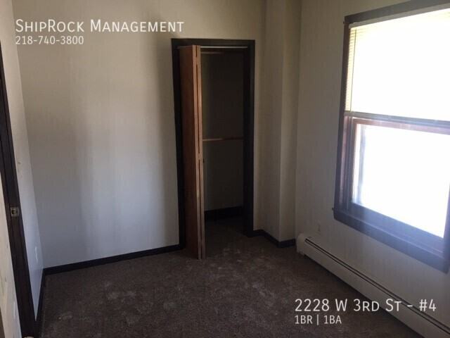 2228 W 3rd St #4 - Photo 5 of 9