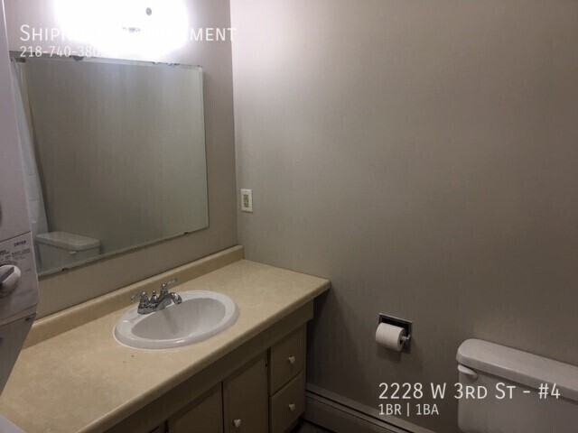 2228 W 3rd St #4 - Photo 7 of 9
