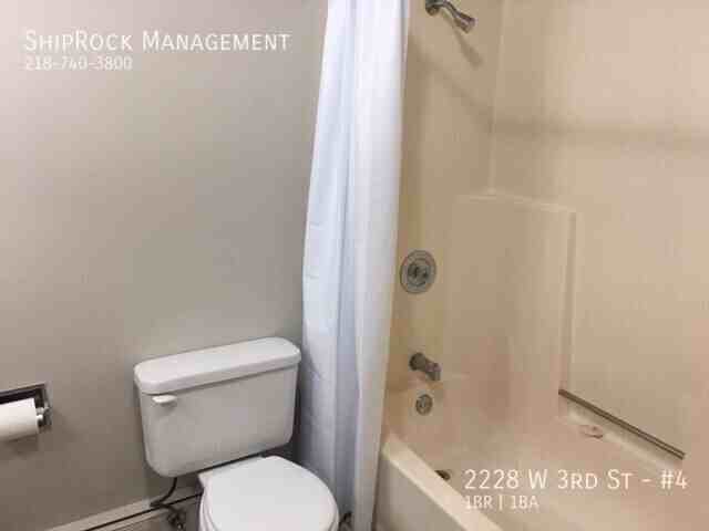 2228 W 3rd St #4 - Photo 7 of 8