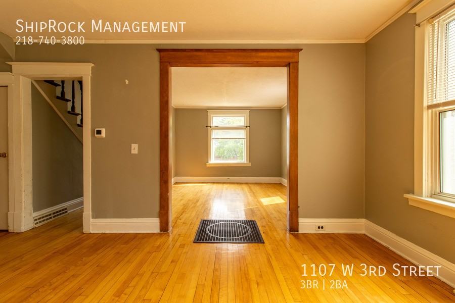 1107 W 3rd St - Photo 5 of 19