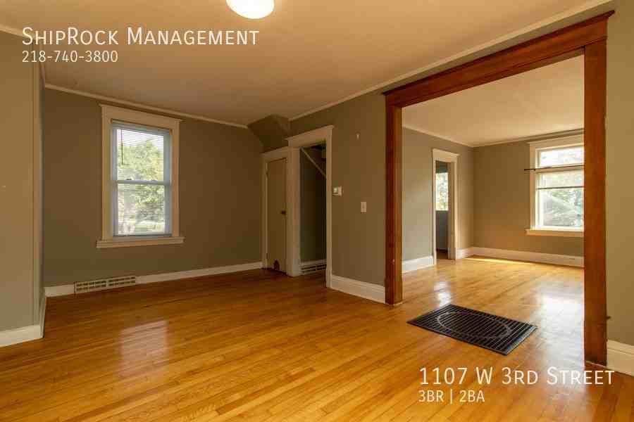 1107 W 3rd St - Photo 7 of 19