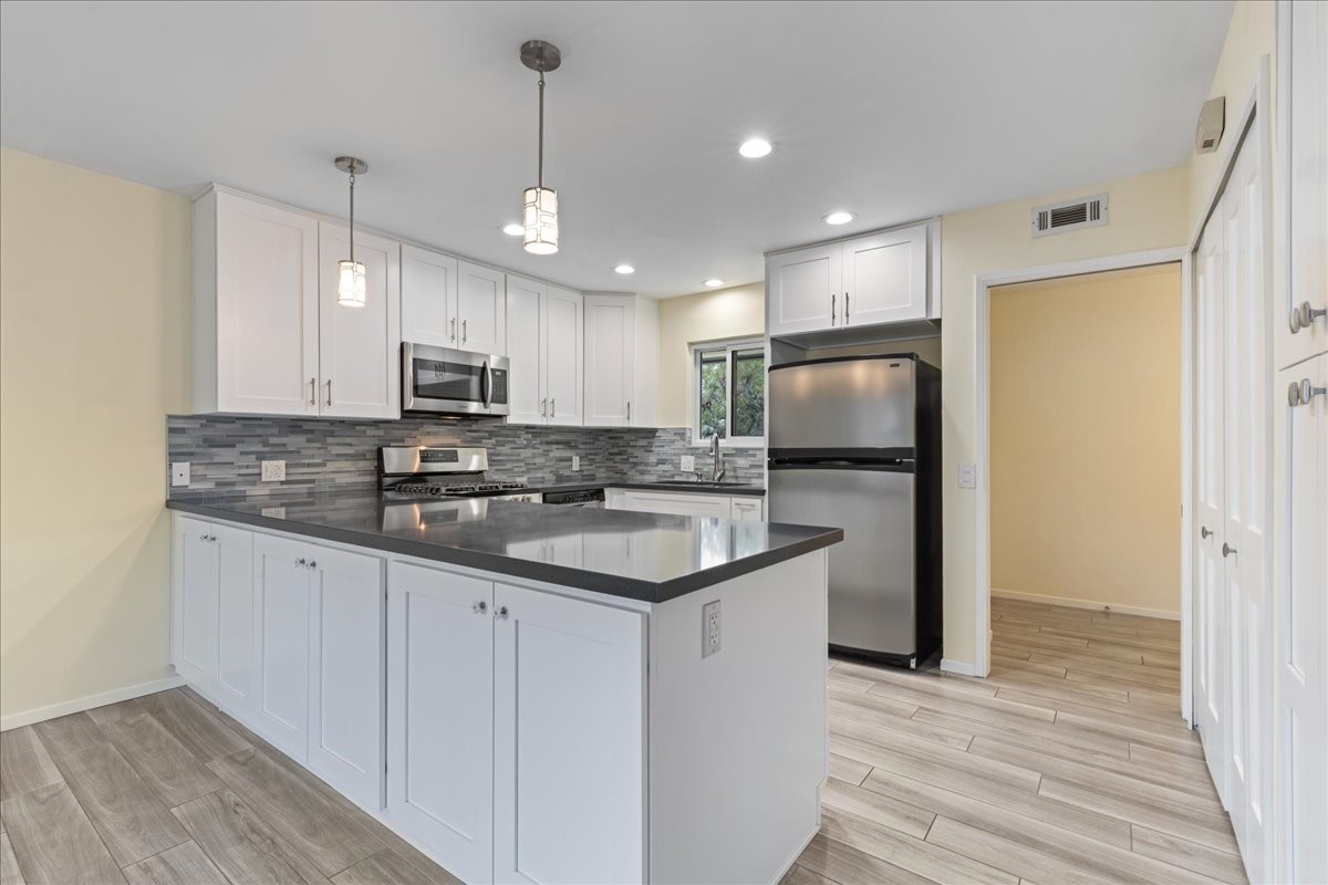 10602 Helendale Ave #1 - Photo 6 of 23