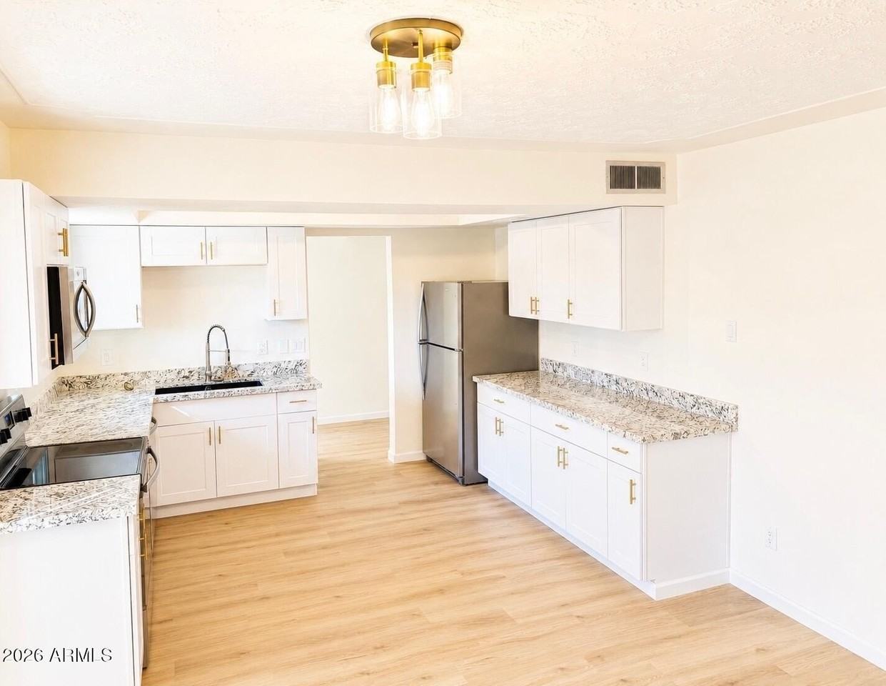 8702 E Starlight Way - Photo 5 of 14