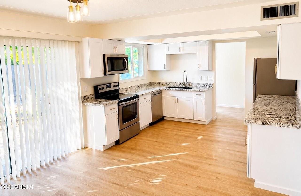 8702 E Starlight Way - Photo 7 of 14