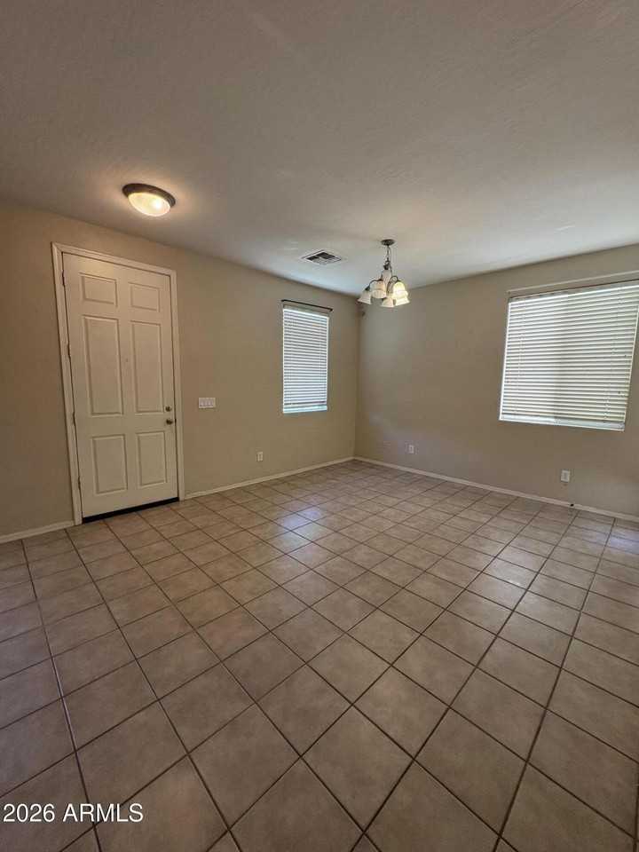 6616 W Adams St - Photo 3 of 13