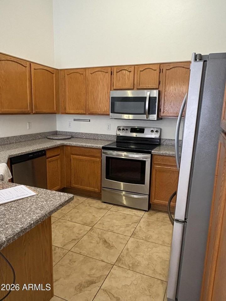 1885 E Drake Dr - Photo 2 of 16