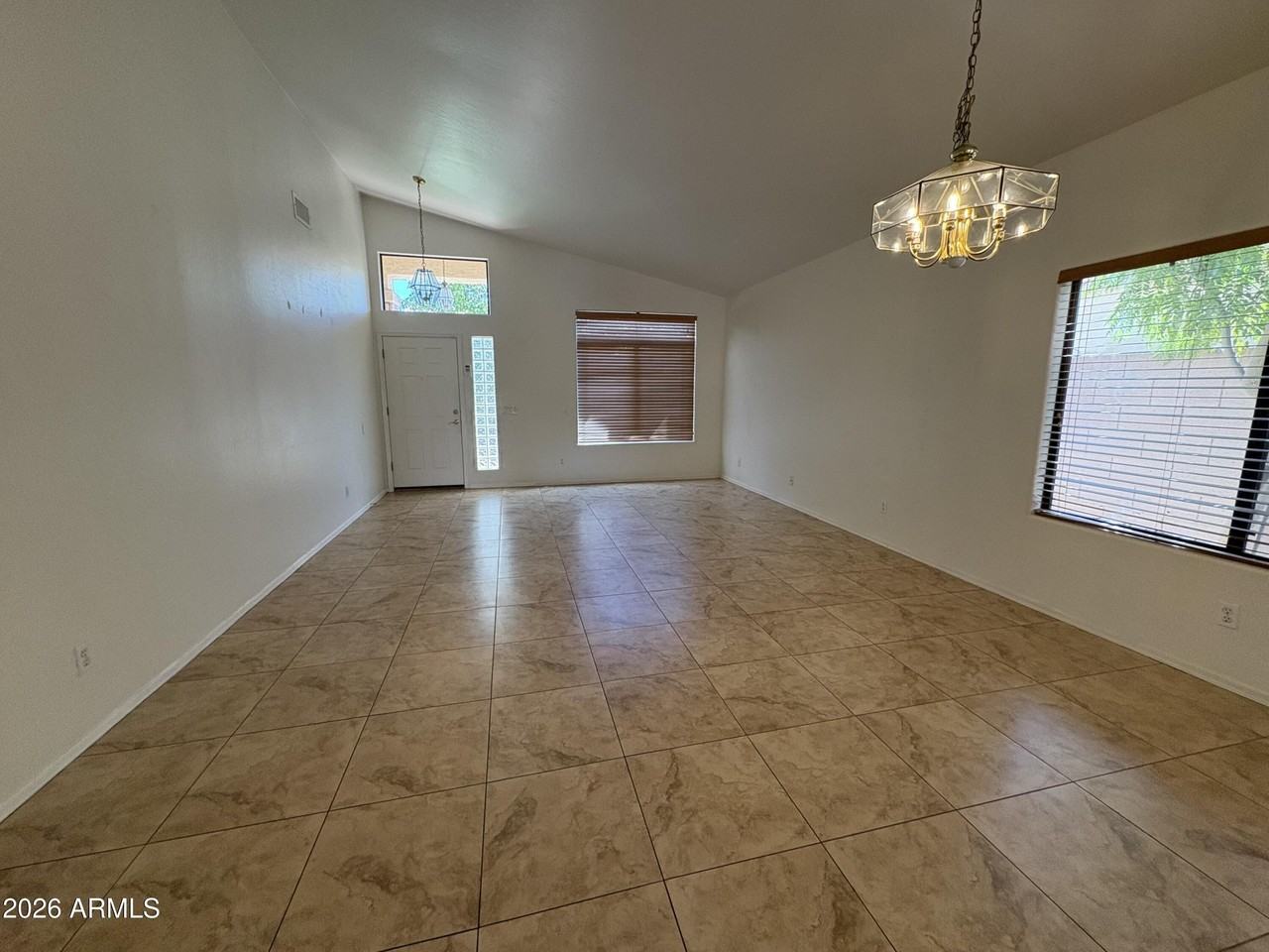 1885 E Drake Dr - Photo 3 of 16