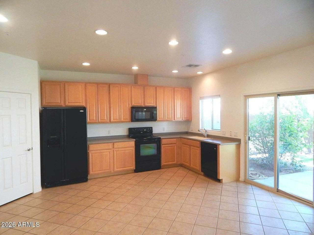 8770 W Wood Dr - Photo 2 of 9