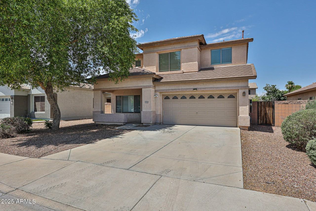 14584 W Watson Ln - Photo 2 of 33