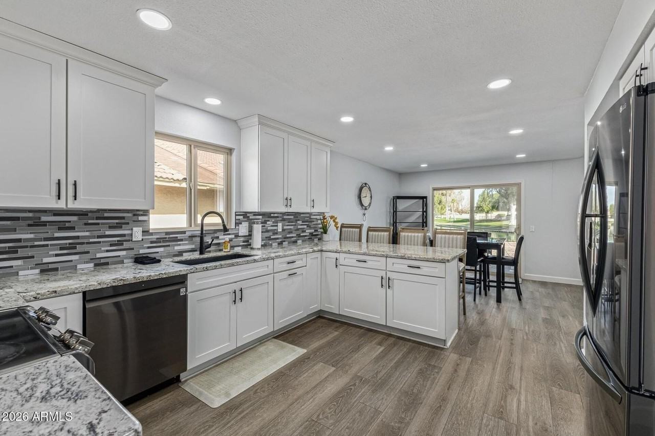 26241 S Lakemont Dr - Photo 5 of 29