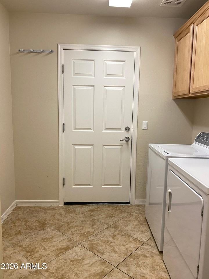 2130 W Hunter Ct #141 - Photo 5 of 6