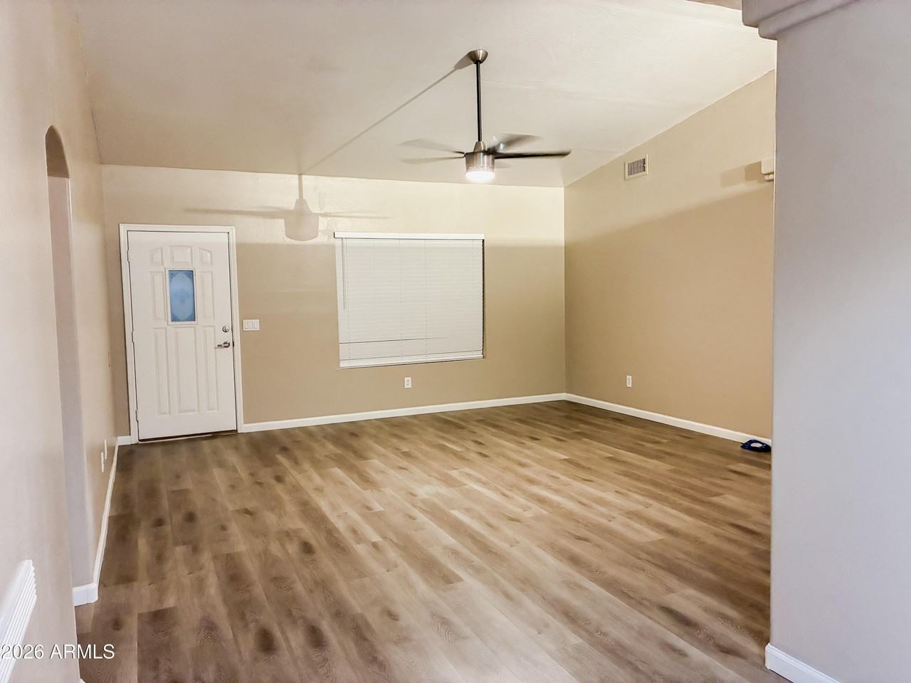 9105 W Raven Dr - Photo 4 of 15