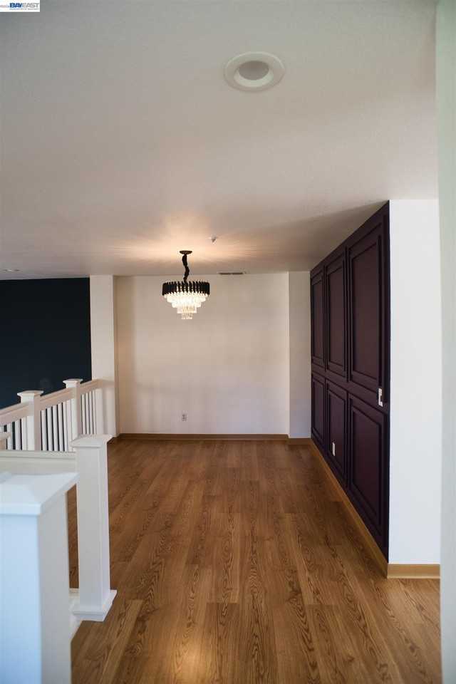 2009 Swan St - Photo 6 of 14