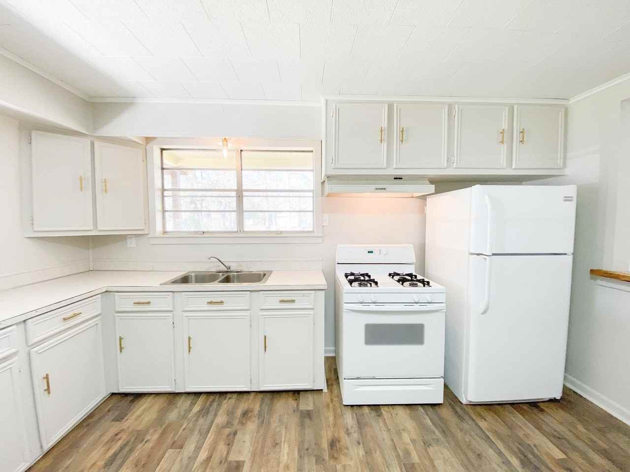 101 Phillip St - Photo 4 of 19