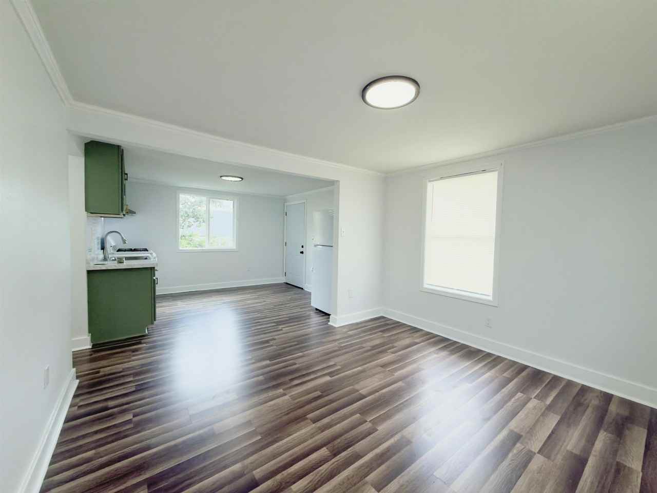 512 Crescent Blvd - Photo 5 of 9