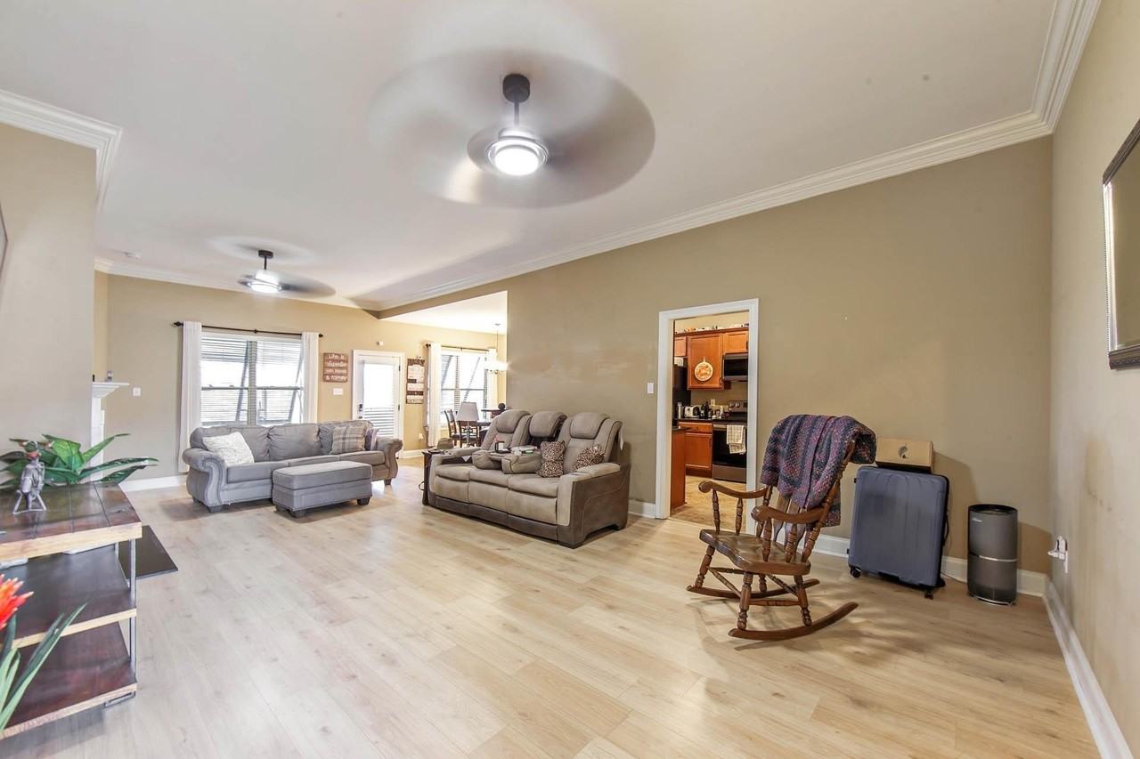 173 Laverne Dr - Photo 4 of 13