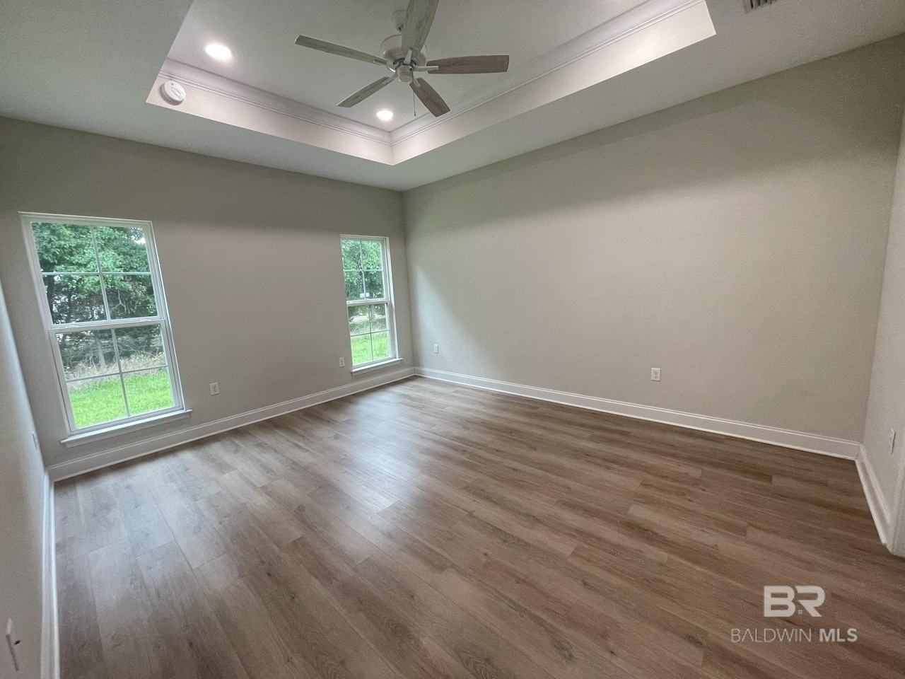 15822 Vintage St - Photo 6 of 17