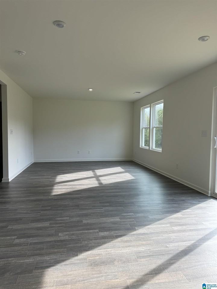 155 Orchid Ln - Photo 3 of 16