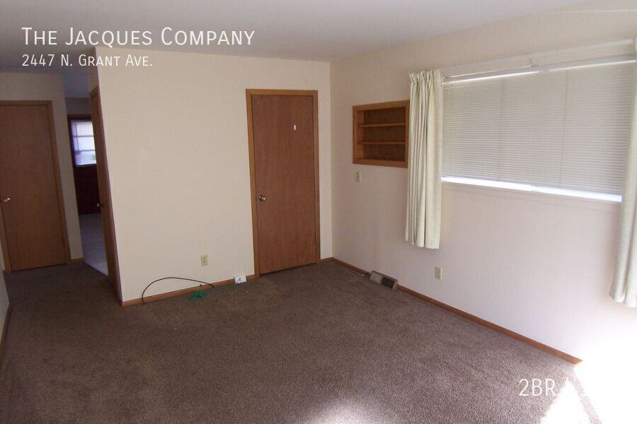 2447 N Grant Ave - Photo 4 of 8