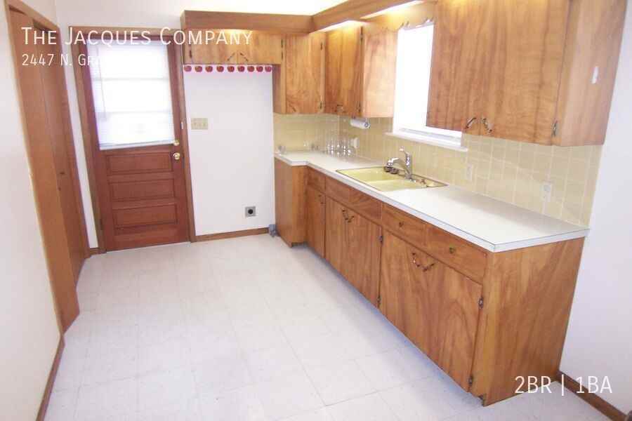 2447 N Grant Ave - Photo 5 of 8