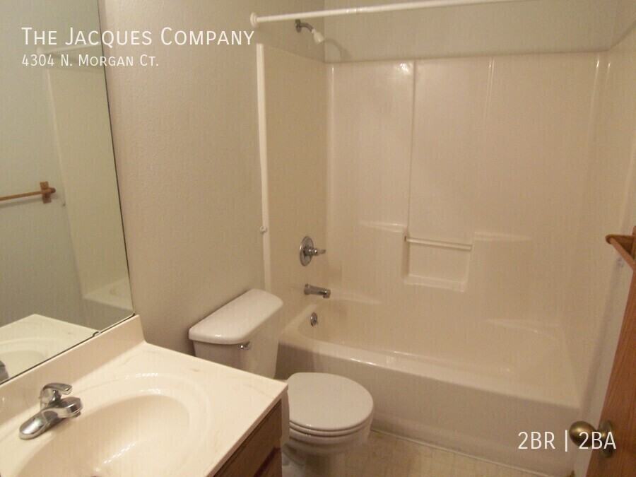 4304 N Morgan Ct - Photo 2 of 10